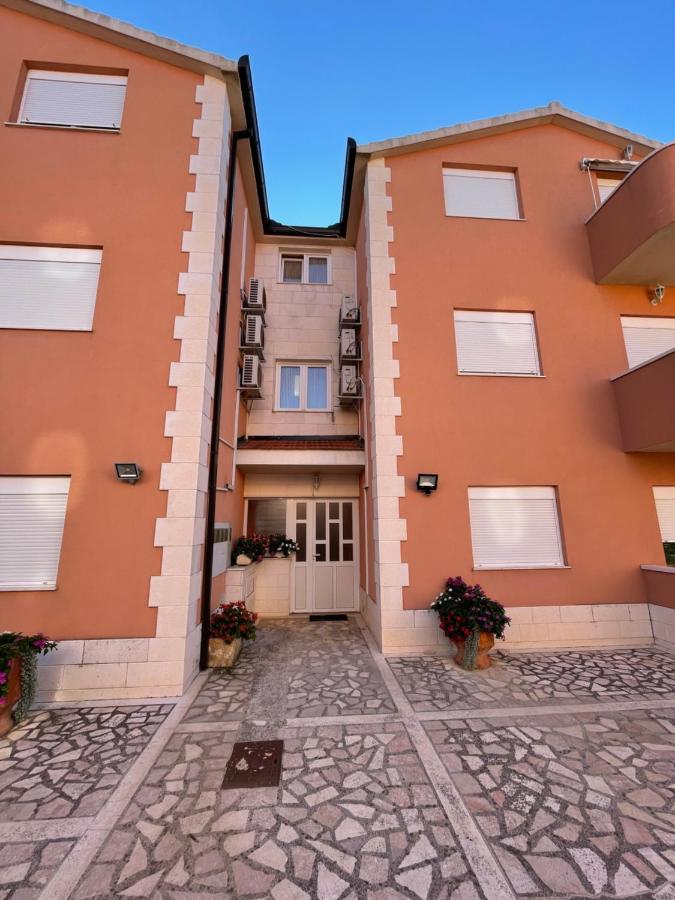 Hotel Apartman Jukic Marina Exteriér fotografie